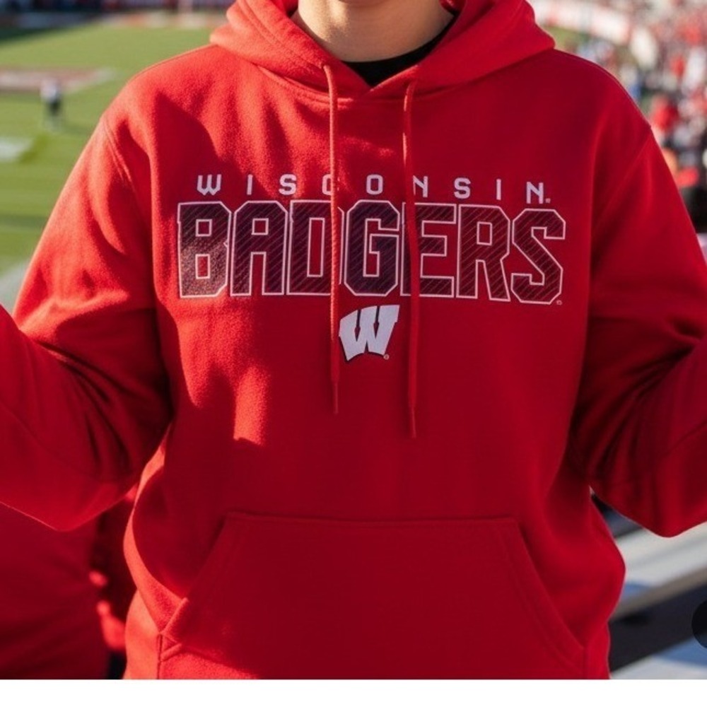 Wisconsin Badgers Red Hoodie poly Sweatshirt Fanatics Mens M Pullover